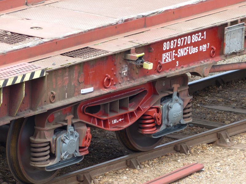 80 87 977 0 862-1 Uas R09 7 F SNCF (2014-05-02 St Pierre des Corps) (5).jpg