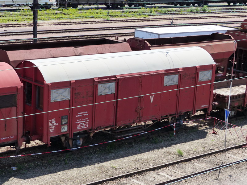 40 87 959 3 011-9 Us G90 6 SNCF-CF (2014-06-05 St Pierre des Corps) (1).jpg