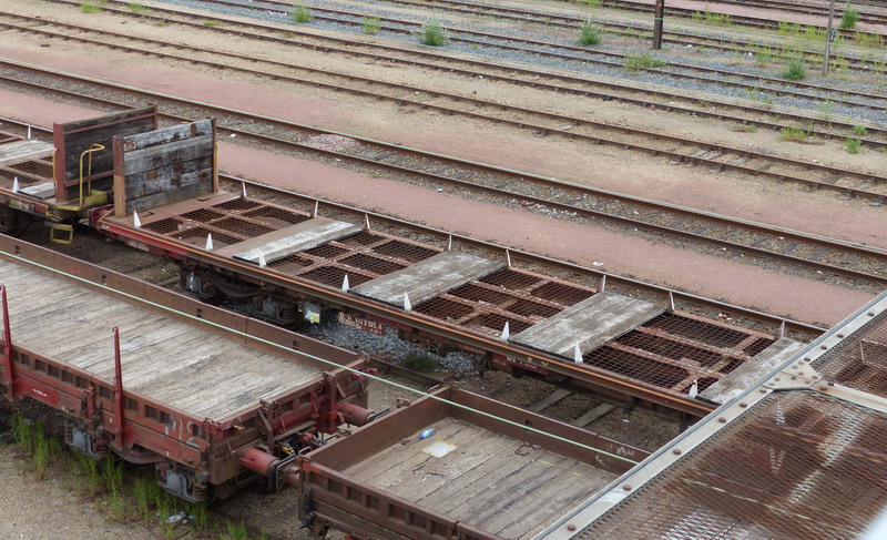 80 87 972 2 325-8 Ua R09 5 SNCF-PSL (2014-05-28 St Pierre des Corps) (1).jpg