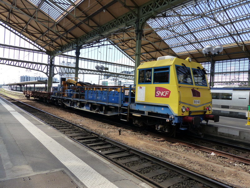 DU 94 B - 8 149 TR (2014-06-18 gare de Tours) V.D (1).jpg