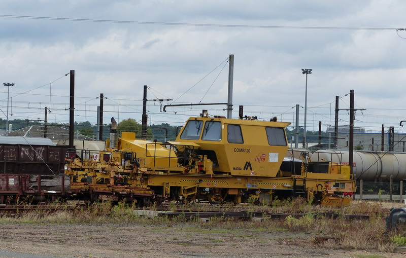 99 87 9 128 057-6 Combi 20 SNCF-INFRA-TR (2014-08-09 Crem DV13 SPC) (1).jpg