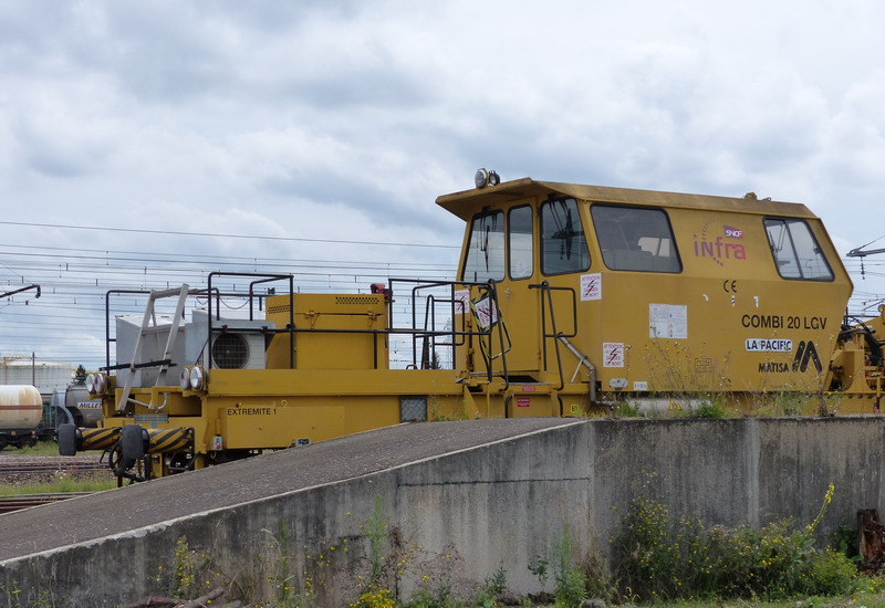 99 87 9 128 321-6 Combi 20 LGV (2014-08-09 Infrapôle LGV A SPC) (7).jpg