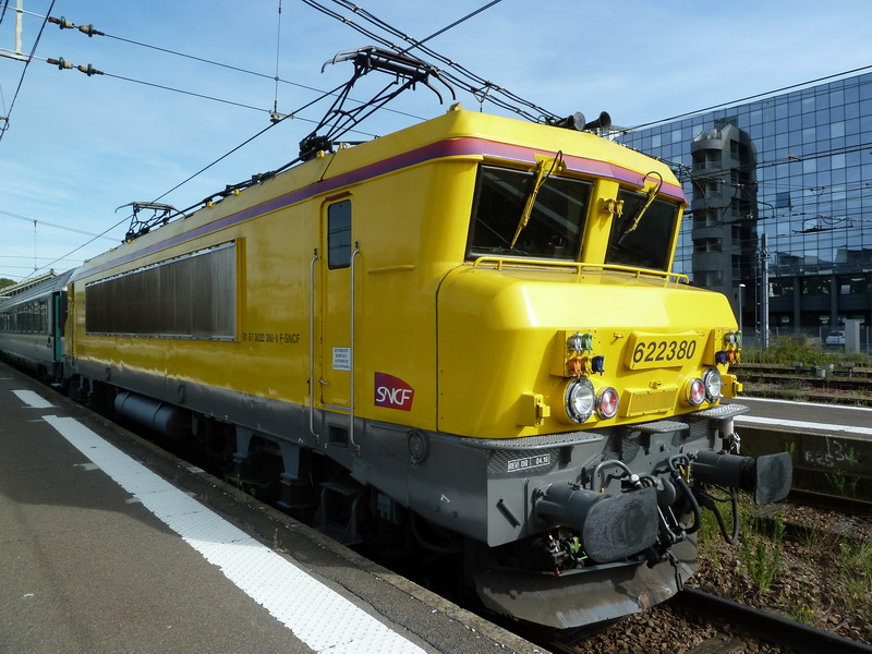 22380 (2014-08-23 gare de Tours) 14048 V.F (2).jpg