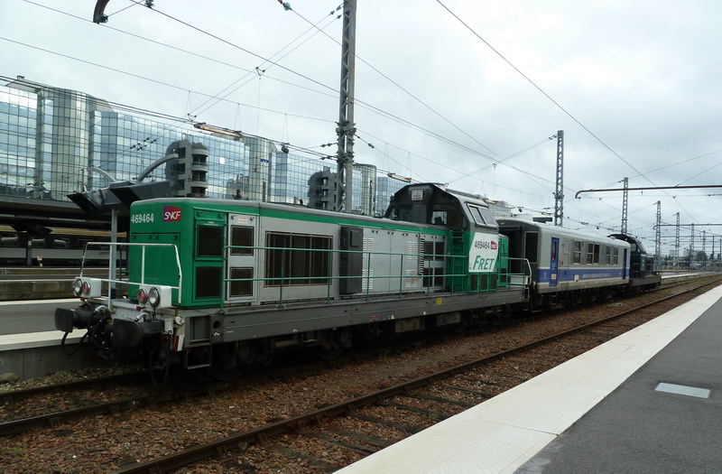 69464 (2013-10-01 Gare de Tours) Train Mauzin (1).jpg