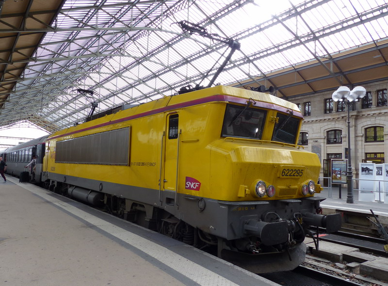 22295 (2014-10-20 gare de Tours) 4505 V.E (2).jpg