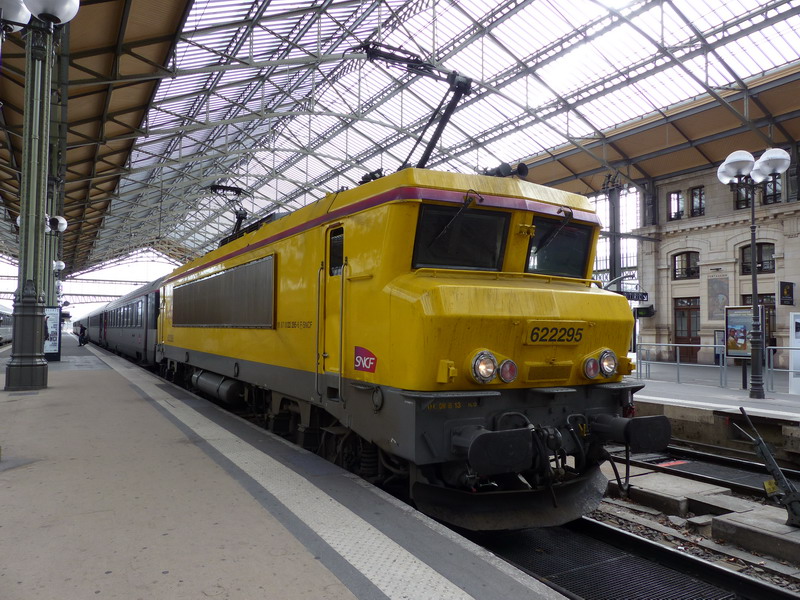 22295 (2014-10-20 gare de Tours) 4505 V.E (1).jpg