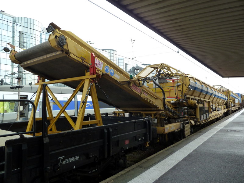 99 87 9 352 573-9 (2015-01-27 gare de Tours) VAD 85 PSE n°349 TSO (2).jpg