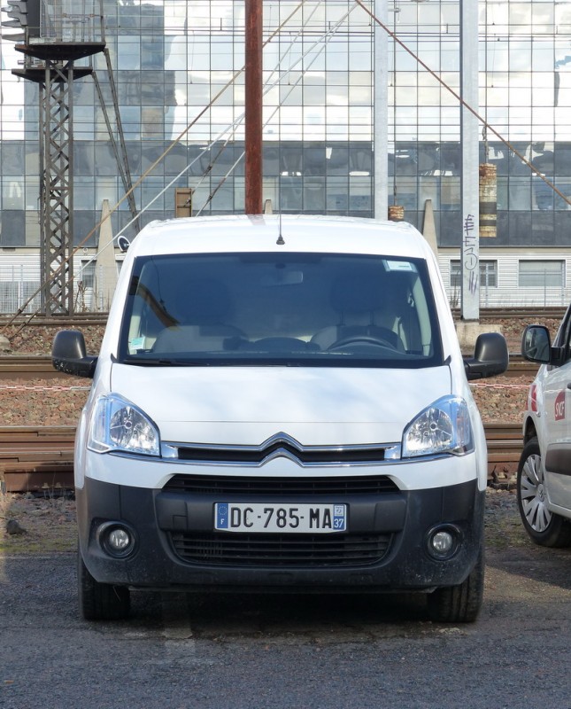 Citroën Berlingo (2015-02-21 Infrapôle UP voie de Tours) DC-785-MA (37).jpg