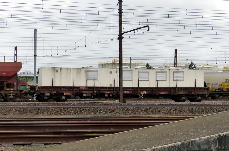 (1) 80 87 977 4 502-9 Uas R39 6 SNCF-PSL.jpg