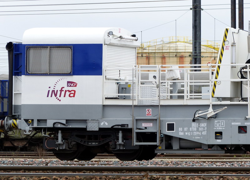 80 87 979 9 301-7 Uas W42 2 F SNCF-RO (2015-03-01 SPDC) (4).jpg