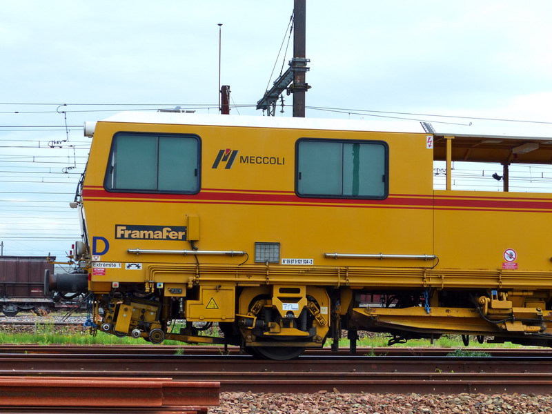 99 87 9 121 524-2 Type 109 3XRD (2015-05-31 Infrapôle LGV A de SPDC) Meccoli (3).jpg