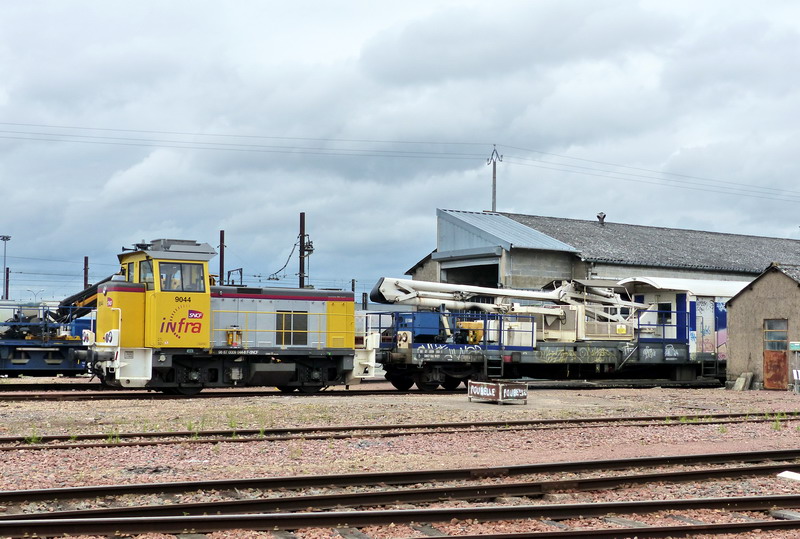 80 87 979 9 300-9 Uas F SNCF-RO (2015-05-31 BIDON V de SPDC) (2).jpg