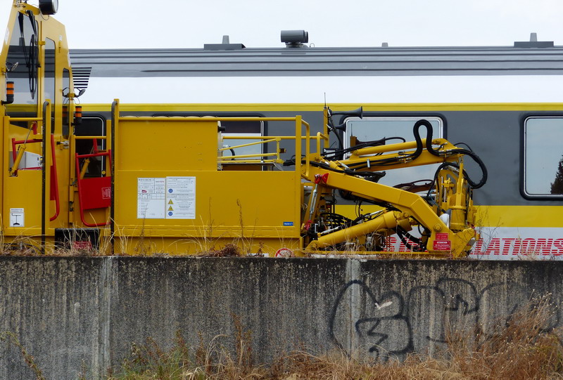 99 87 9 128 318-2 EMV 97 LGV-2R (2015-06-13 Infrapôle LGV A de SPDC) SNCF-PRG (3).jpg