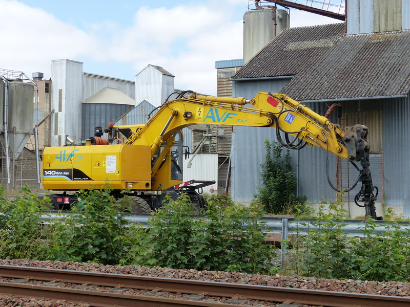 DOOSAN 140 WV-RW Solar (2015-07-14 gare de Neuillè Pont-Pierre) AVT TP (13).jpg