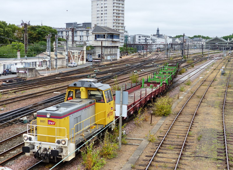 Y.9001 (2015-07-22 gare de Tours) (3).jpg