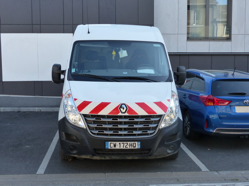 Renault Master dCi 125 (2015-09-07 Tours) CW-172-HQ 62 (2).jpg