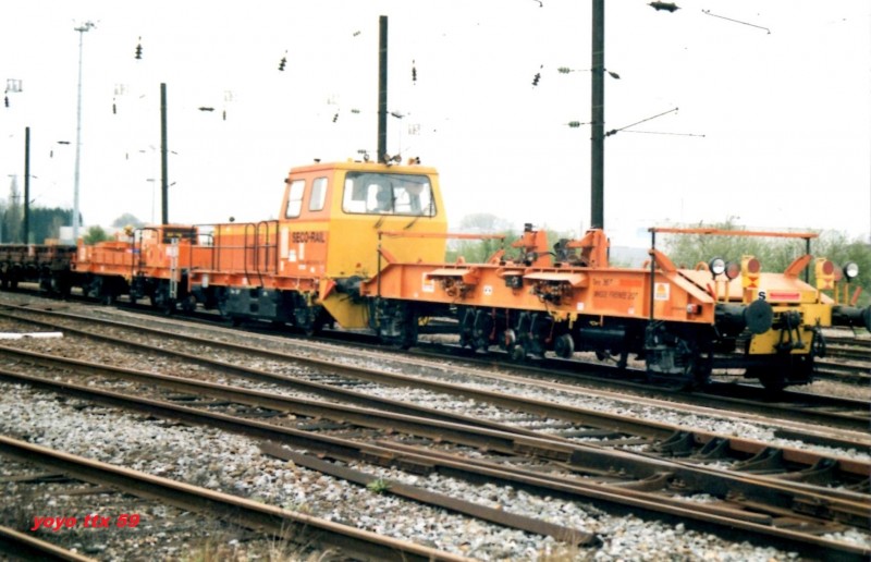 DGS 42 N Colas Rail=1.jpg