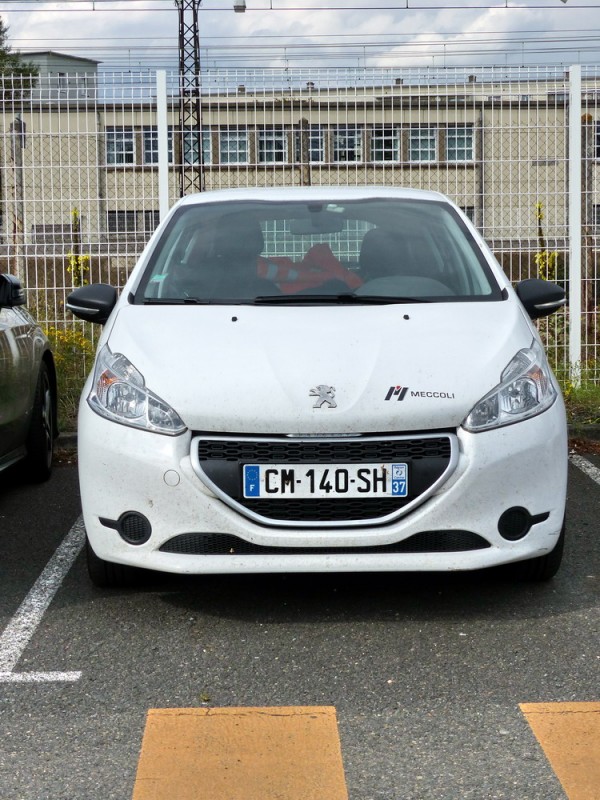 Peugeot 208 CM-140-SH (2015-09-21 SPDC) Meccoli 426 (2).jpg