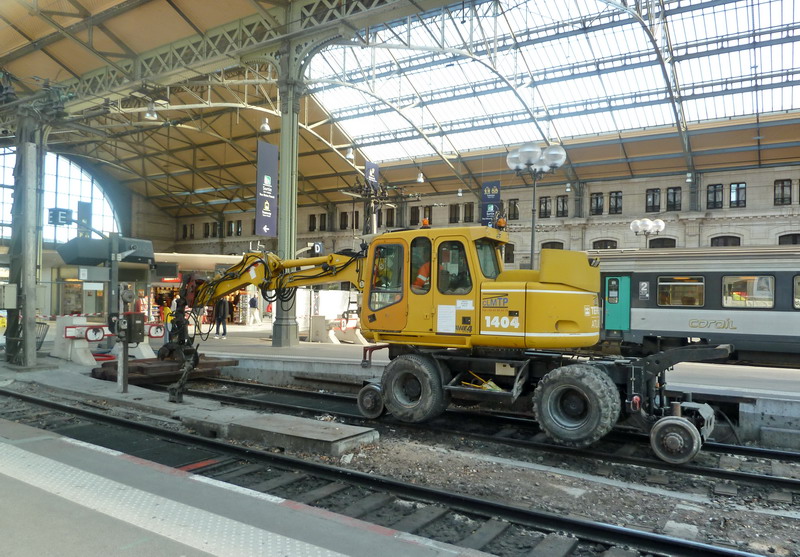 ATLAS 1404 AVE 4 (2015-09-28 gare de Tours) CLMTP (8).jpg