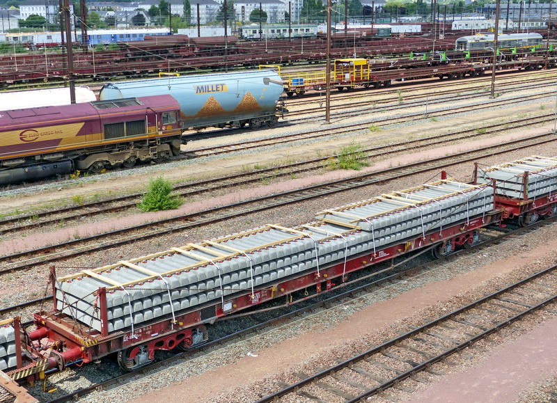 80 87 977 0 955-3 Uas R09 7 F SNCF-PSL (2015-06-27 SPDC) (1).jpg