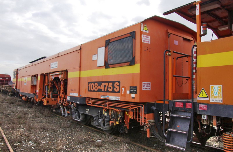 99 87 9 124 517-3 (2014-05-23 St Quentin) 108 475 S Colas Rail (14).jpg