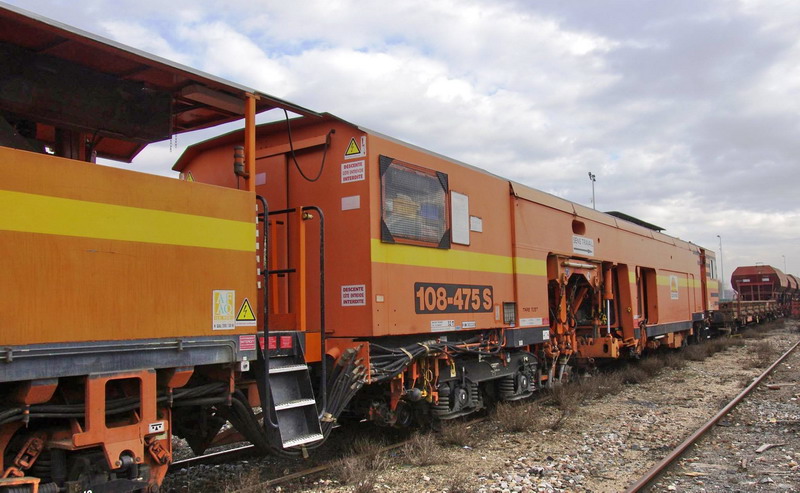 99 87 9 124 517-3 (2014-05-23 St Quentin) 108 475 S Colas Rail (20).jpg