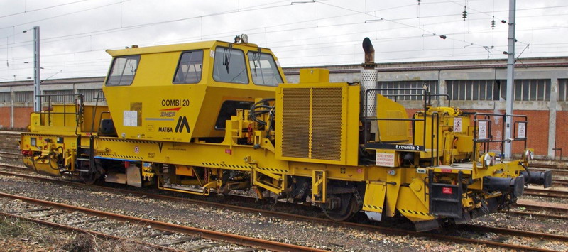 99 87 9 128 055-0  Combi 20 n°20005 (2012-11-26 gare de St Quentin 02) SNCF-AM ex 9.353 (2).jpg