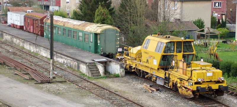99 87 9 128 055-0  Combi 20 n°20005 (2014-03-27 gare de Tergnier 02) SNCF-AM ex 9.353 (5).jpg