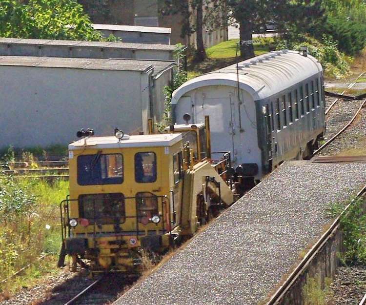 99 87 9 222 012-6 (2012-09-29 gare de Tergnier) Unima 08-16 GS - SNCF-AM ex 7.412 (7).jpg