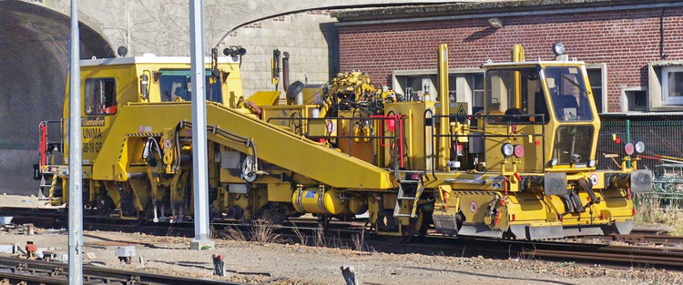 99 87 9 222 012-6 (2015-03-12 gare de Saint Quentin) Unima 08-16 GS - SNCF-AM ex 7.412 (28).jpg