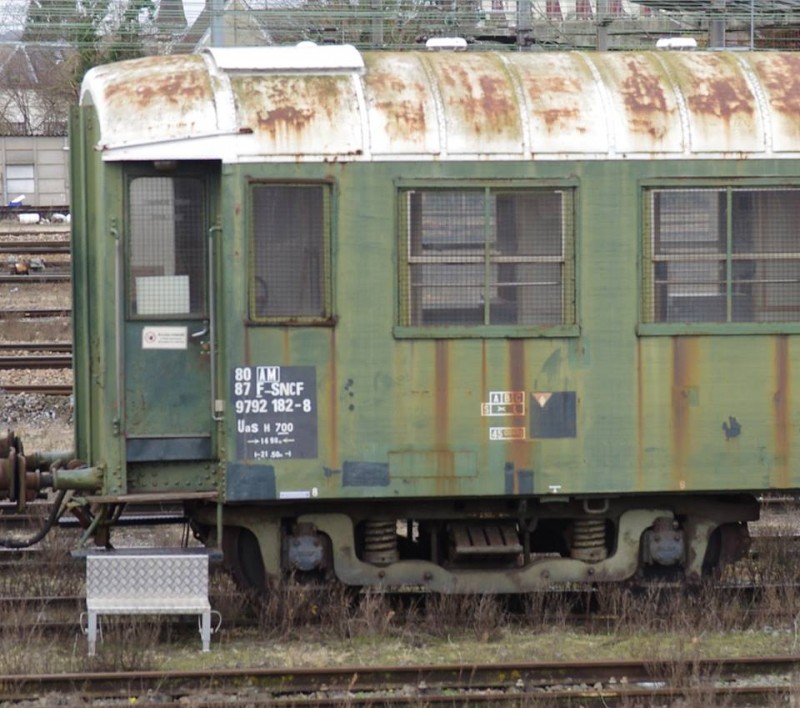 80 87 979 1 182-8 Uas H70 0 F SNCF-AM (2013-02-20gare de Tergnier) (2).jpg