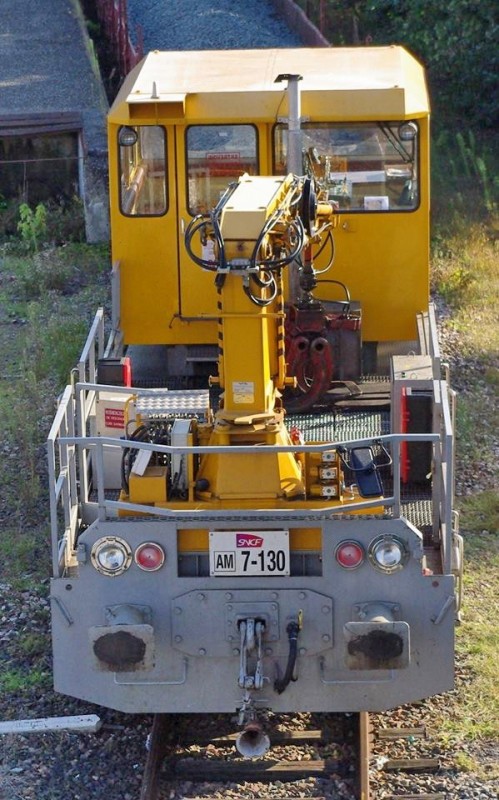 99 87 9 285 230-8 (2012-09-15 gare de Tergnier 02) DU 84 C AM 7.130 (6).jpg