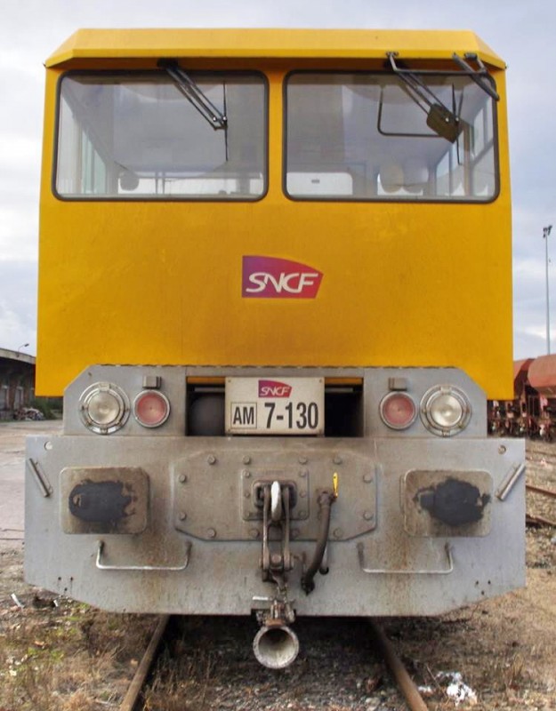 99 87 9 285 230-8 (2012-11-26 gare de St Quentin 02) DU 84 C AM 7.130 (6).jpg