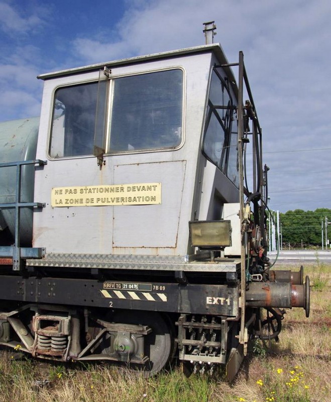 80 87 979 09 836-3 Uas W85 6 F SNCF-AM (2015-06-14 gare de Tergnier) (3).jpg