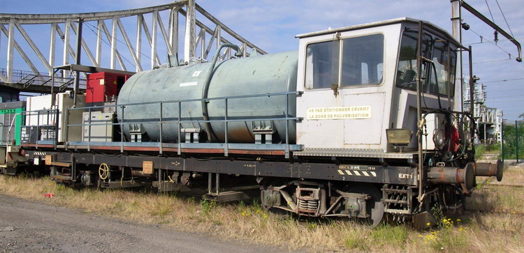 80 87 979 09 836-3 Uas W85 6 F SNCF-AM (2015-06-14 gare de Tergnier) (2).jpg