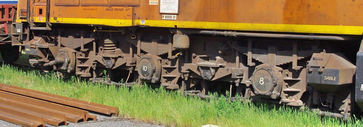 99 87 9 481 510-5 (2012-05-27 Cour de la gare de St Quentin) 65507 Colas Rail (3).jpg