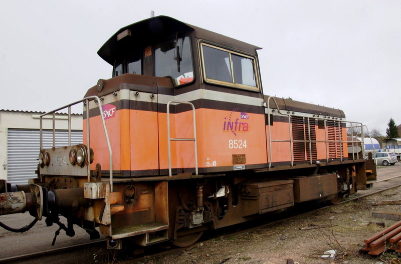 Y 8524 (2016-03-30 gare de Tergnier) (1).jpg