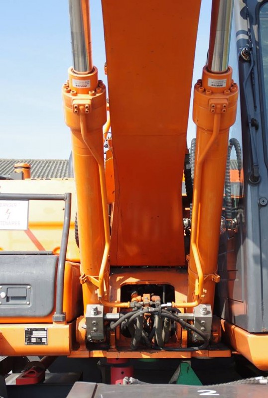 Doosan DX 160W RR (2016-08-16 Chaulnes) SA Labaere (15).jpg