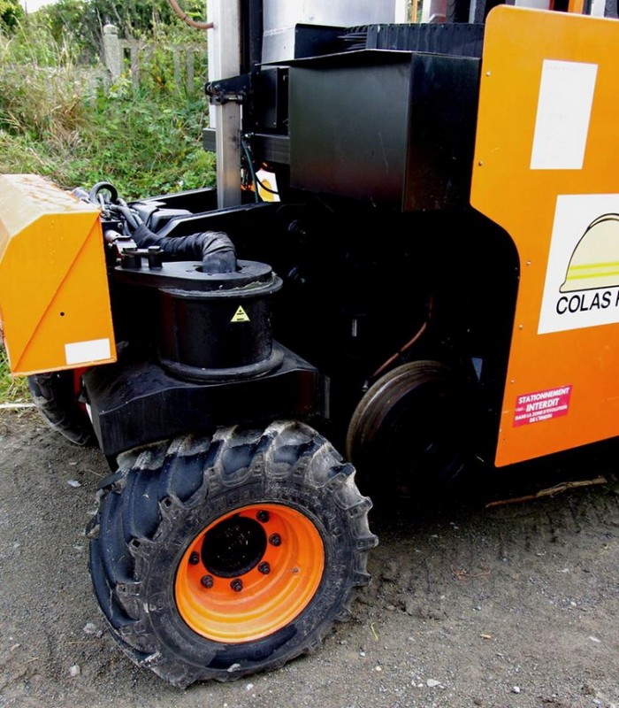 UNAC X6 - 860 (2013-10-19 Aulnoye-Aymeries) Colas Rail (3).jpg