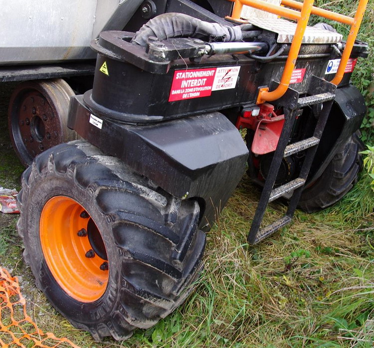 UNAC X6 - 860 (2013-10-19 Aulnoye-Aymeries) Colas Rail (8).jpg