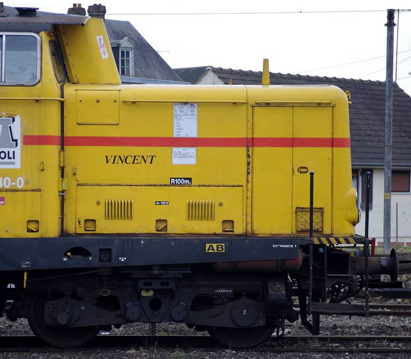 99 87 9 182 591-7 (2015-02-25 gare de Noyon) V212C n°380-0 Meccoli (4).jpg