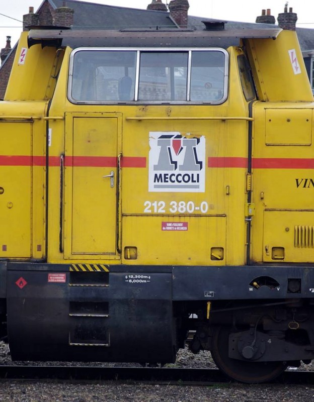 99 87 9 182 591-7 (2015-02-25 gare de Noyon) V212C n°380-0 Meccoli (3).jpg