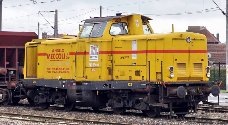 99 87 9 182 591-7 (2015-02-25 gare de Noyon) V212C n°380-0 Meccoli (1).jpg