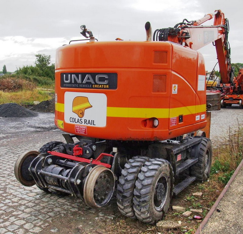 UNAC 22 TRR UP 2 (2016-09-05 gare de Ham) Colas Rail D 1003087 (37).jpg