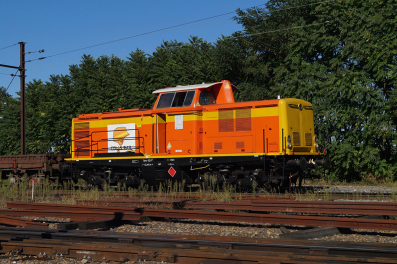 COLAS RAIL F 60000-38.JPG