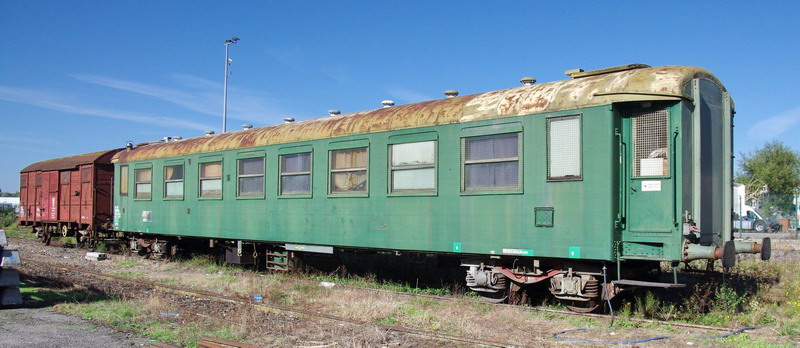 80 87 979 2 179-4 Uas H70 0 SNCF-AM (2016-09-27 gare de Saint Quentin) (11).jpg