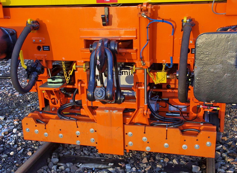 99 87 9 121 529-1 - 109 FRP (2013-02-06 Saint Quentin) Colas Rail (30).jpg