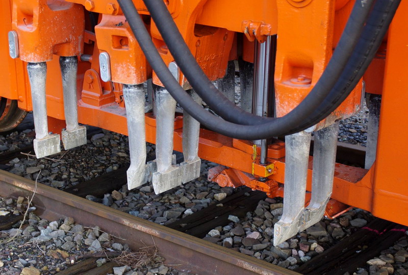 99 87 9 121 529-1 - 109 FRP (2013-02-06 Saint Quentin) Colas Rail (35).jpg