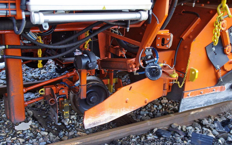 99 87 9 121 529-1 - 109 FRP (2013-02-06 Saint Quentin) Colas Rail (39).jpg