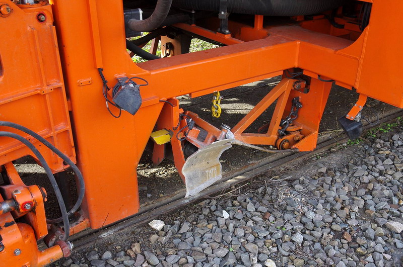 99 87 9 122 522-5 - 108-32 U (2013-05-13 gare de Saint Quentin) Colas Rail (20).jpg